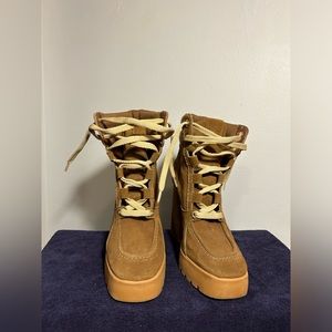 Schultz square toe boot. Size 6. Worn once.